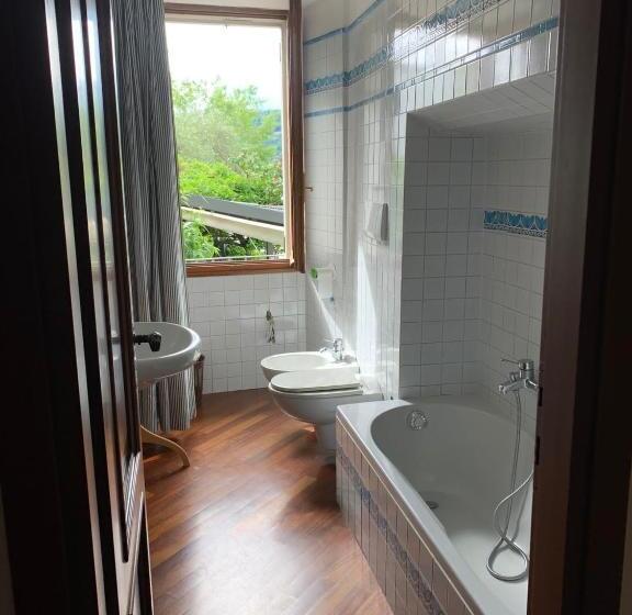 1 Bedroom Apartment Lake View, Villa Toscanini
