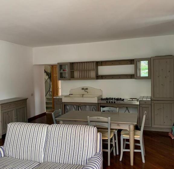 1 Bedroom Apartment Lake View, Villa Toscanini