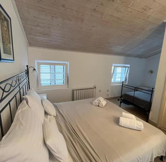 اتاق استاندارد سه نفره, B&b Baron Gautsch