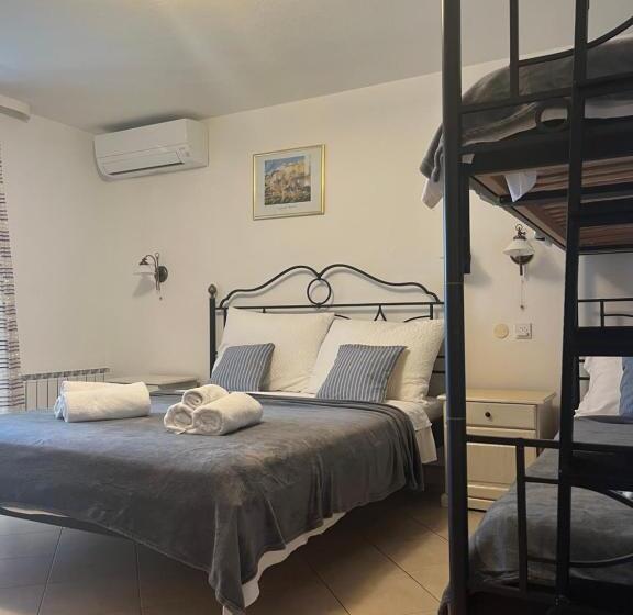 اتاق استاندارد چهار تخته, B&b Baron Gautsch