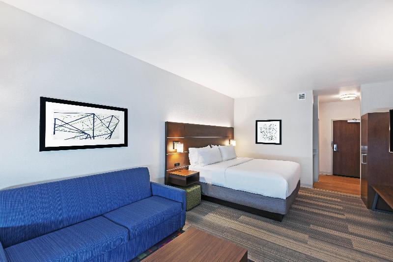 스위트 킹사이즈 침대, Holiday Inn Express And Suites Chanute, An Ihg