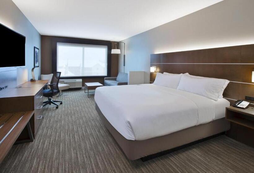 스탠다드 스튜디오 킹침대, Holiday Inn Express & Suites Okemos   University Area, An Ihg