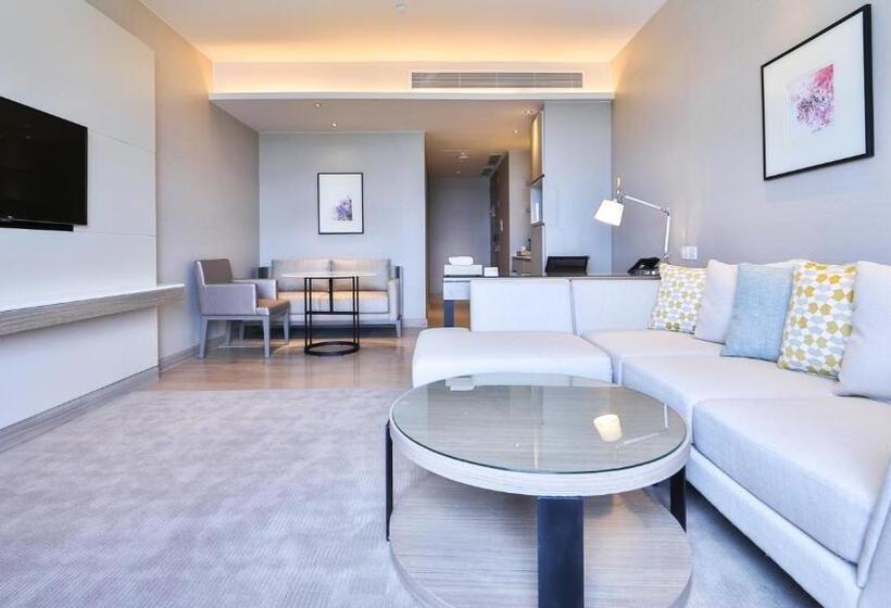 스위트 킹사이즈 침대, Holiday Inn & Suites Rayong City Centre, An Ihg
