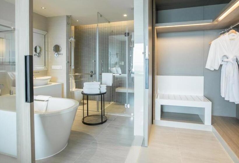 سوئیت با تخت بزرگ, Holiday Inn & Suites Rayong City Centre, An Ihg
