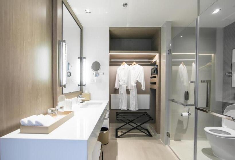 프리미엄 룸, Holiday Inn & Suites Rayong City Centre, An Ihg