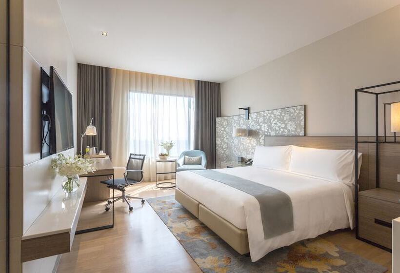 اتاق استاندارد با چشم‌انداز کوهستان, Holiday Inn & Suites Rayong City Centre, An Ihg