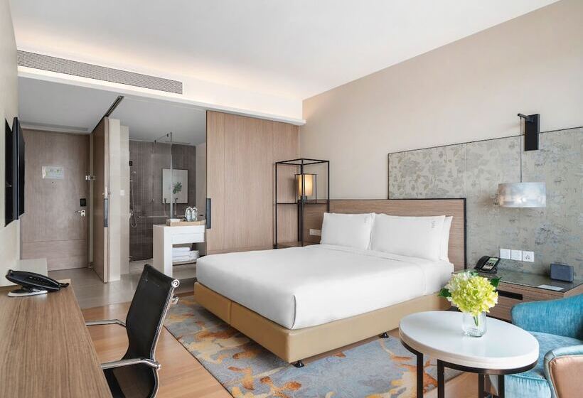 اتاق استاندارد با چشم‌انداز کوهستان, Holiday Inn & Suites Rayong City Centre, An Ihg