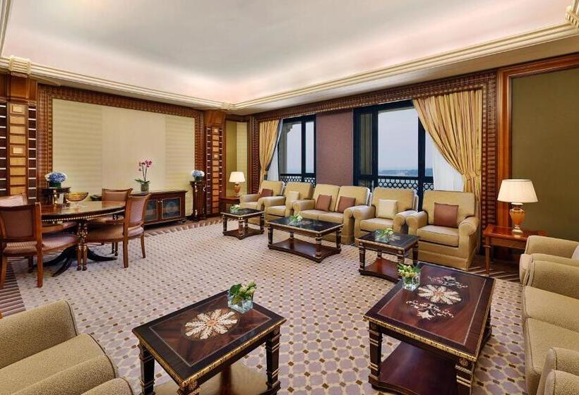 Люкс Клуб, The Ritz Carlton Jeddah