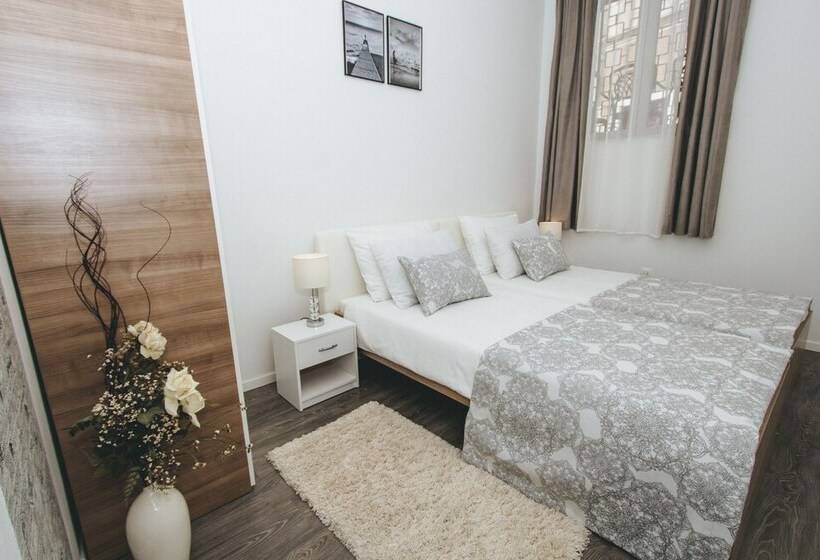 اتاق استاندارد, Hostel Globo