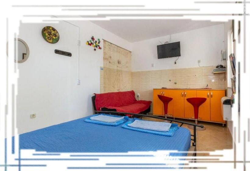 Номер Стандарт, Hostel Oktarin