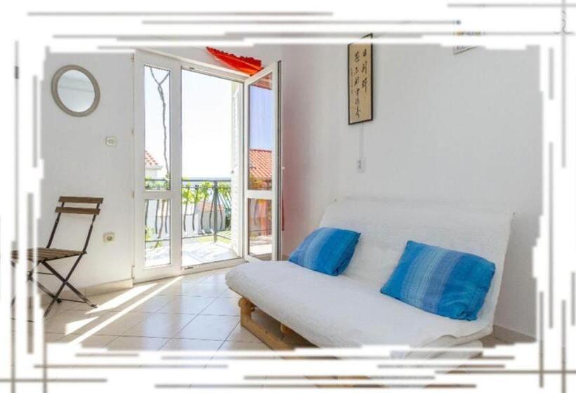 Номер Стандарт Вид на Море, Hostel Oktarin