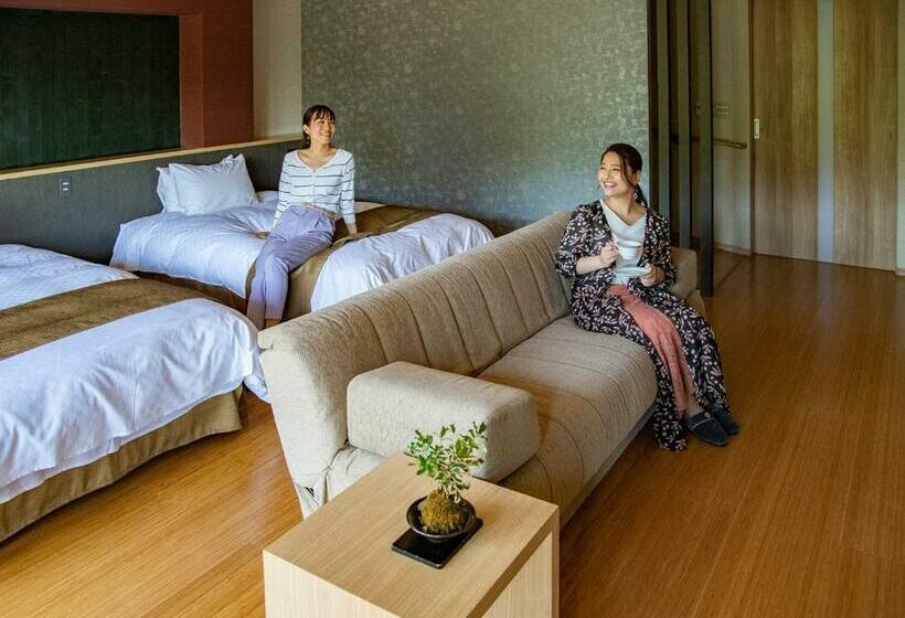 수피리어 룸, Oyanagi