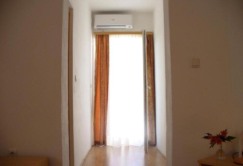 اتاق استاندارد چهار تخته, Pansion Comfort Sidro