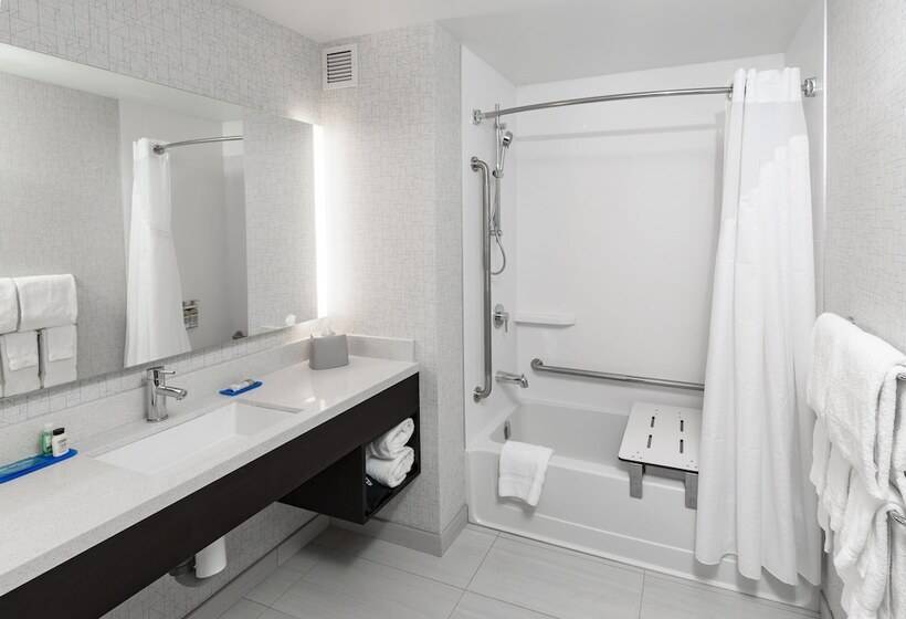 身障者適用スイートルーム, Holiday Inn Express & Suites   Saskatoon East   University, An Ihg