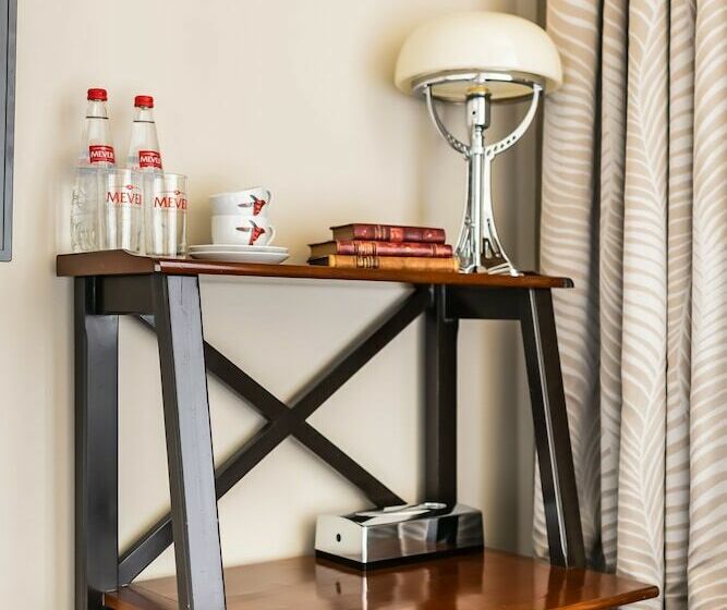 اتاق لوکس, Boutique Hotel Villa Perlov