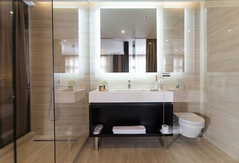 سوییت اجرایی, Dominic Smart & Luxury Suites  Republic Square