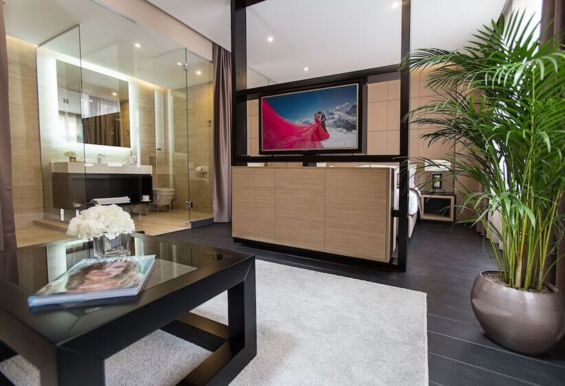 سوییت اجرایی, Dominic Smart & Luxury Suites  Republic Square