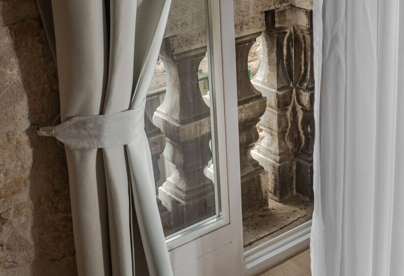 Quarto Estandar, Palace Tartaglia