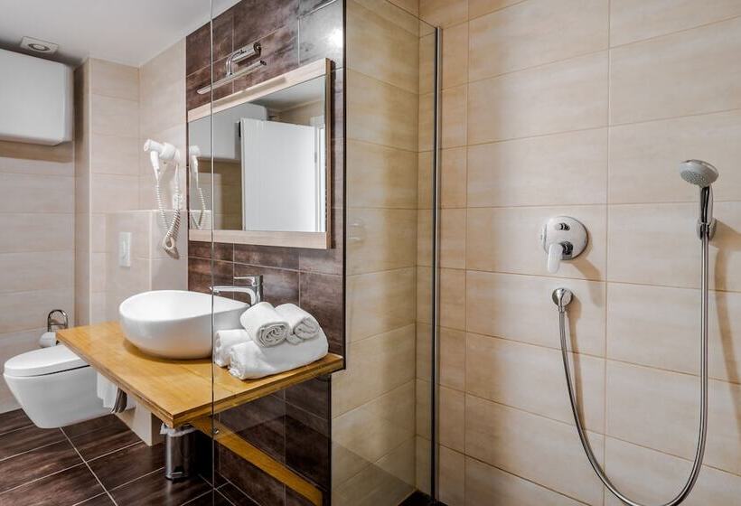 Quarto Deluxe, Palace Tartaglia