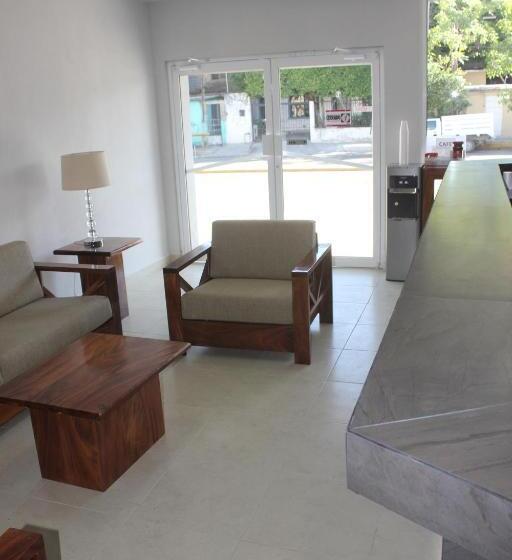 Quarto Deluxe, Tampico Express