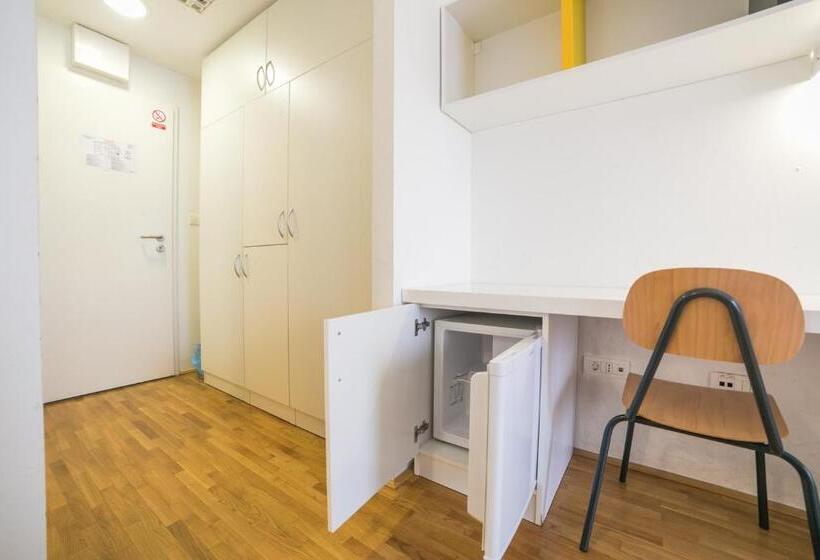高级大房间, Rooms Dr. Franjo Tuđman   Hostel