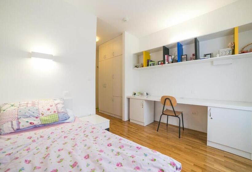 高级单人间, Rooms Dr. Franjo Tuđman   Hostel