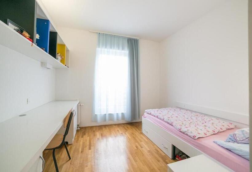 高级单人间, Rooms Dr. Franjo Tuđman   Hostel