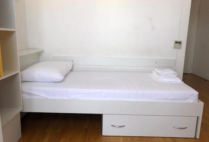 适合残疾人士使用的单人标准间, Rooms Dr. Franjo Tuđman   Hostel
