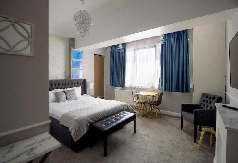 اتاق لوکس با بالکن و چشم‌انداز دریا, Brater Luxury