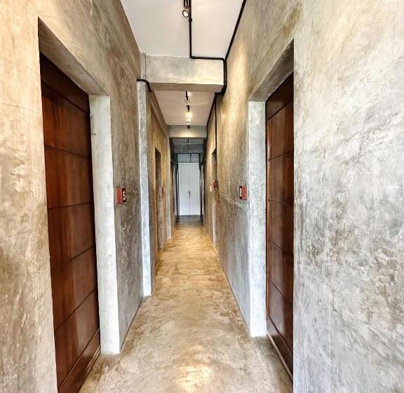 اتاق استاندارد با سرویس بهداشتی مشترک, Dayon Hostel