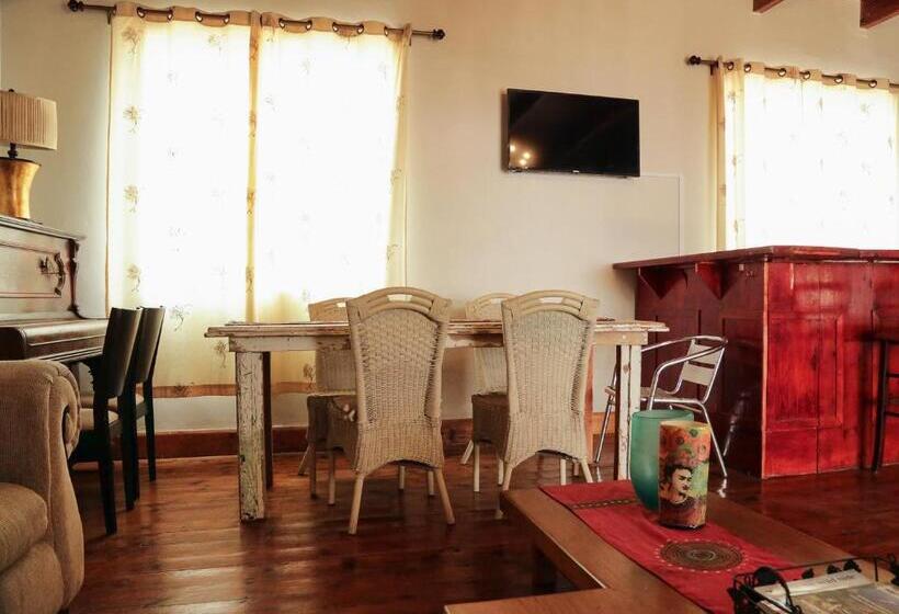 Семейный Номер, Mr Pell S House Self Catering Accommodation