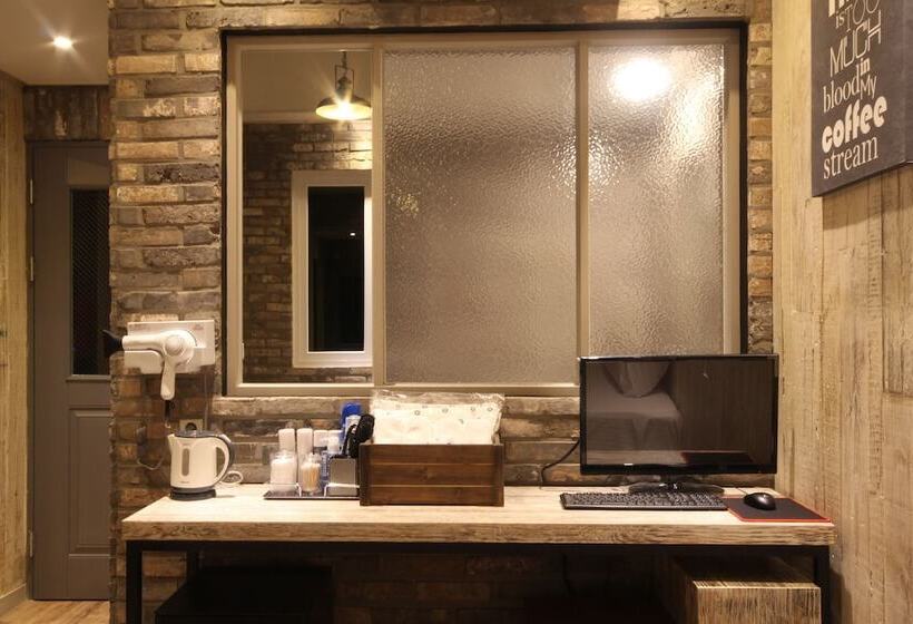 اتاق لوکس, Boutique Hotel May