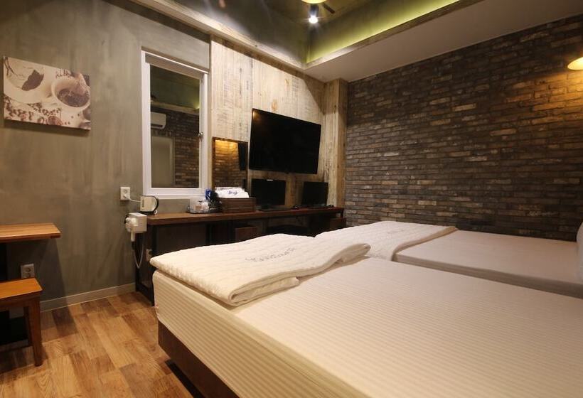 اتاق استاندارد, Boutique Hotel May