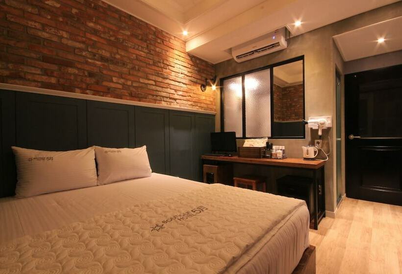 اتاق لوکس, Boutique Hotel May