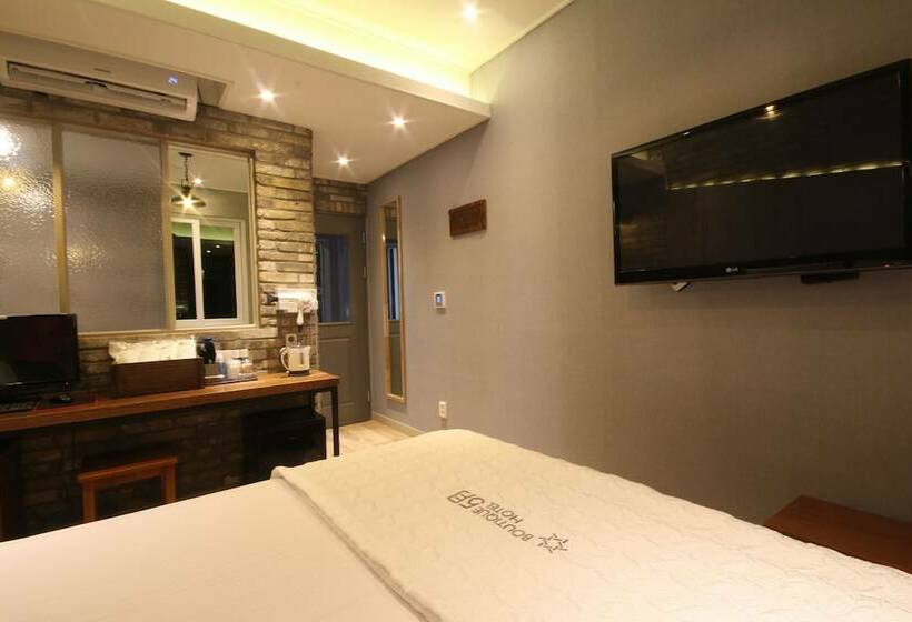 اتاق لوکس, Boutique Hotel May