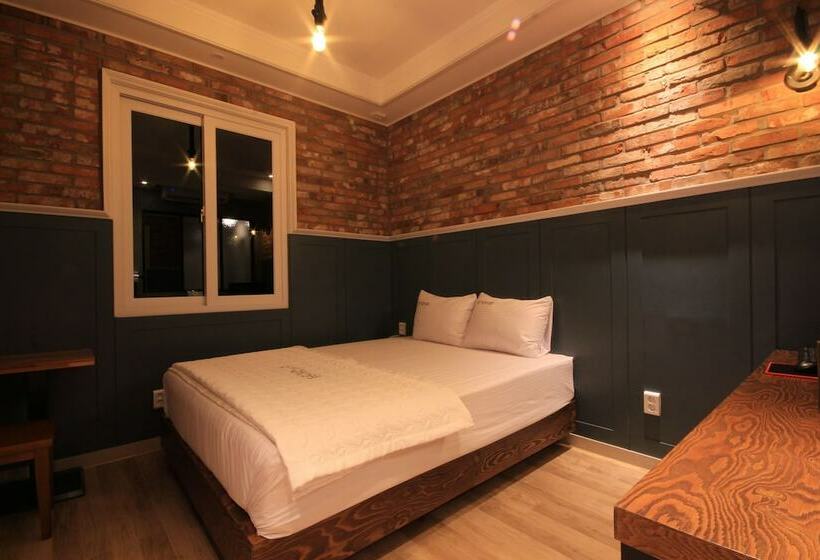 اتاق لوکس, Boutique Hotel May