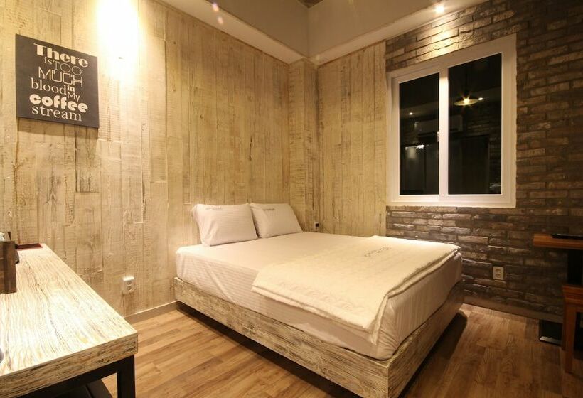 اتاق لوکس, Boutique Hotel May