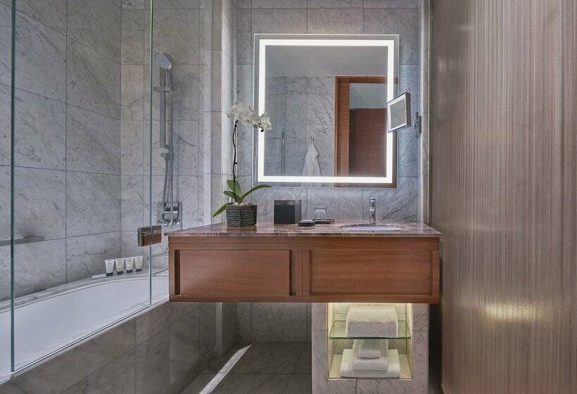 Номер Клуб, Grand Hyatt Manila