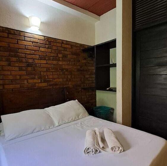 اتاق استاندارد, Aluna Hostel B&b