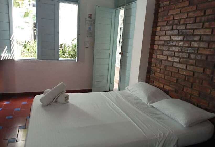 اتاق استاندارد, Aluna Hostel B&b