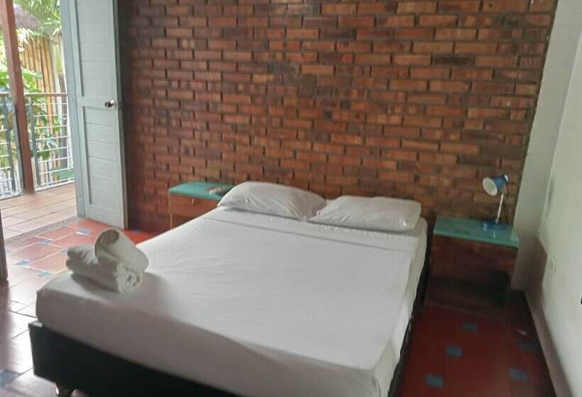 اتاق استاندارد, Aluna Hostel B&b