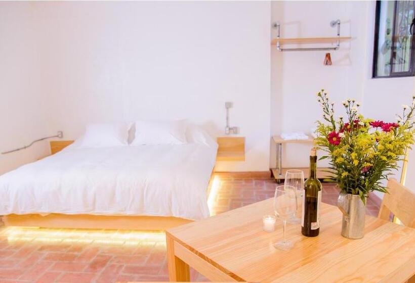 Люкс, Agrado Guest House