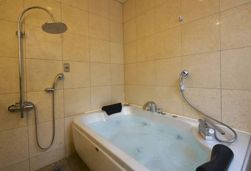 Полулюкс, Villa Terrace Omura Hotels & Resorts
