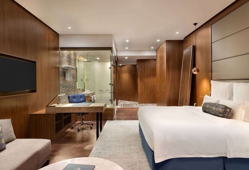 سوئیت کلاب, Wyndham Grand Manama
