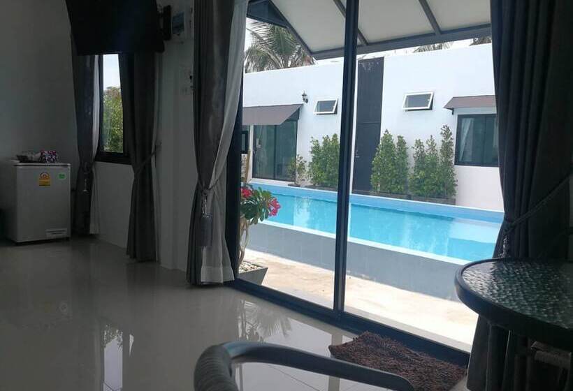 패밀리 룸 풀장 전망, Loft Caravan Resort