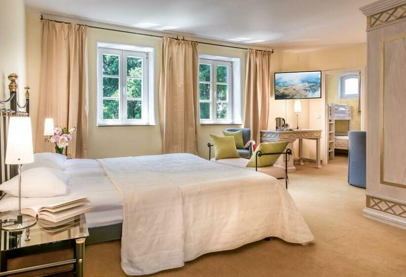 Четырехместный Номер Deluxe, Burg Heimerzheim
