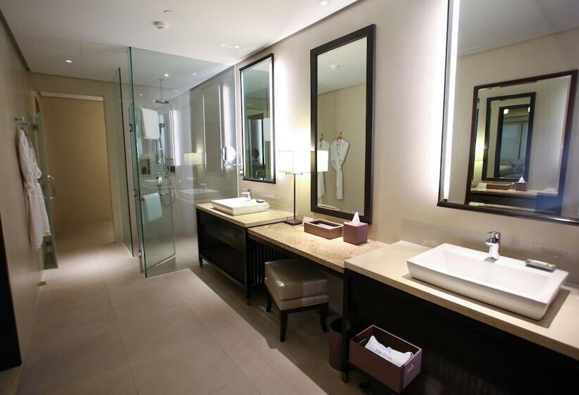 سوییت, Anya Resort Tagaytay