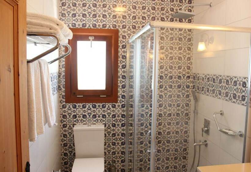 اتاق لوکس سه تخته, Eski Datça Otel