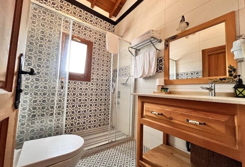 اتاق لوکس سه تخته, Eski Datça Otel