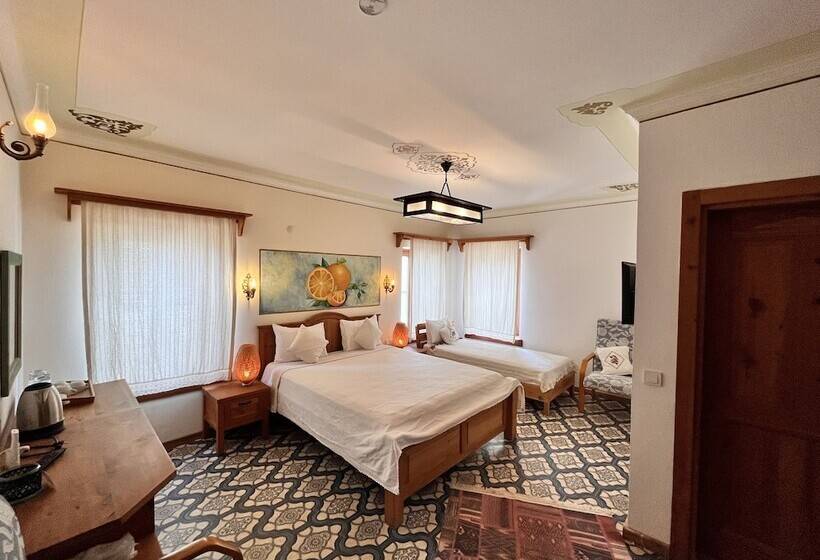 اتاق لوکس سه تخته, Eski Datça Otel